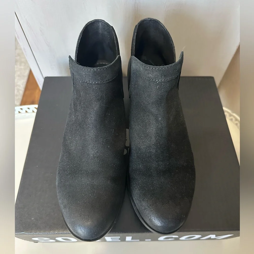 Sorel Lolla Cut-Out Leather Suede Booties Boots 9.5
